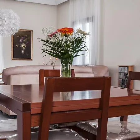 Anna's Beautiful חאניה