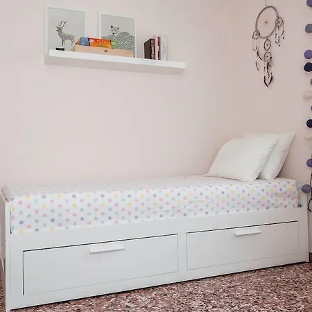 Anna's Beautiful דירה חאניה